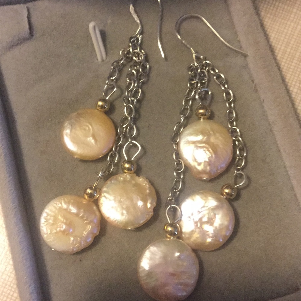 Elegant coin round  natural 12/13 mm Earrings